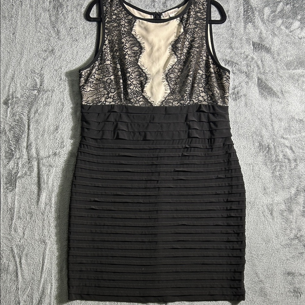 Elegant Black and Cream Lace Dress size 16
